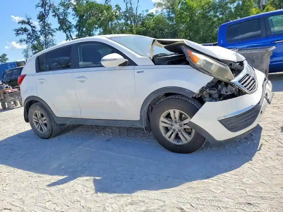 KNDPBCA29B7142366 2011 KIA SPORTAGE-3