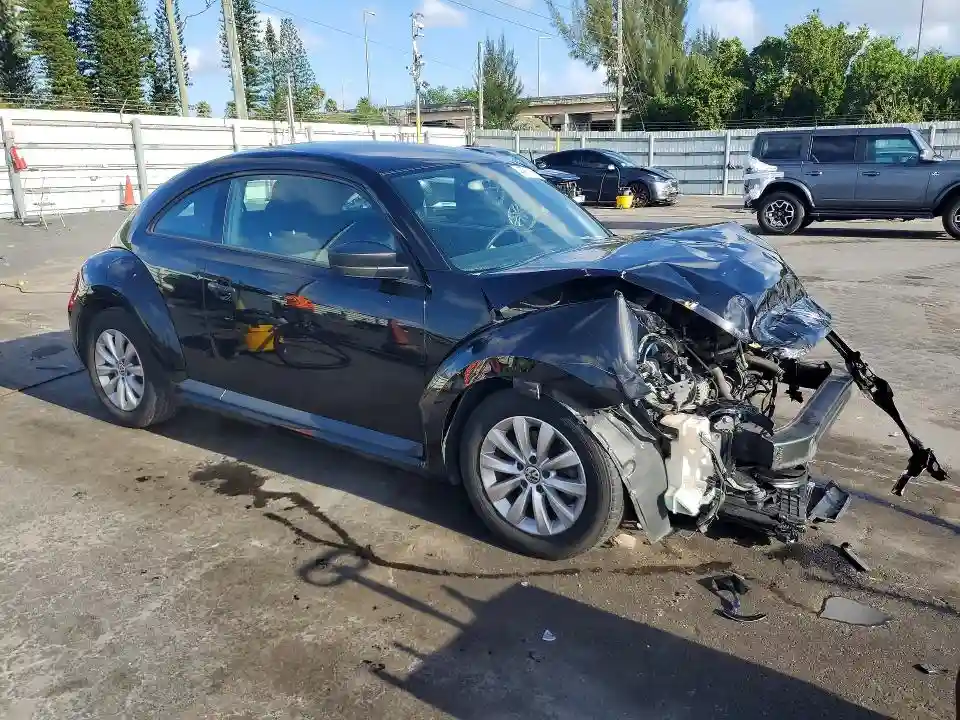 3VWFP7AT0EM627841 2014 VOLKSWAGEN BEETLE-3