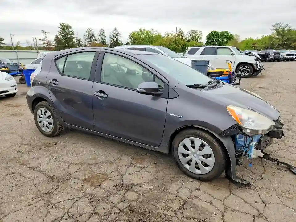 JTDKDTB32D1557109 2013 TOYOTA PRIUS-3