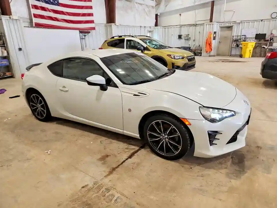 JF1ZNAA14H8704713 2017 TOYOTA 86-3