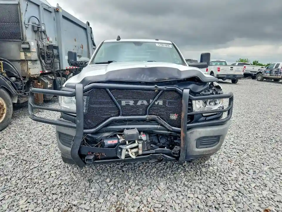 3C63R3GL1KG725794 2019 RAM 3500-4