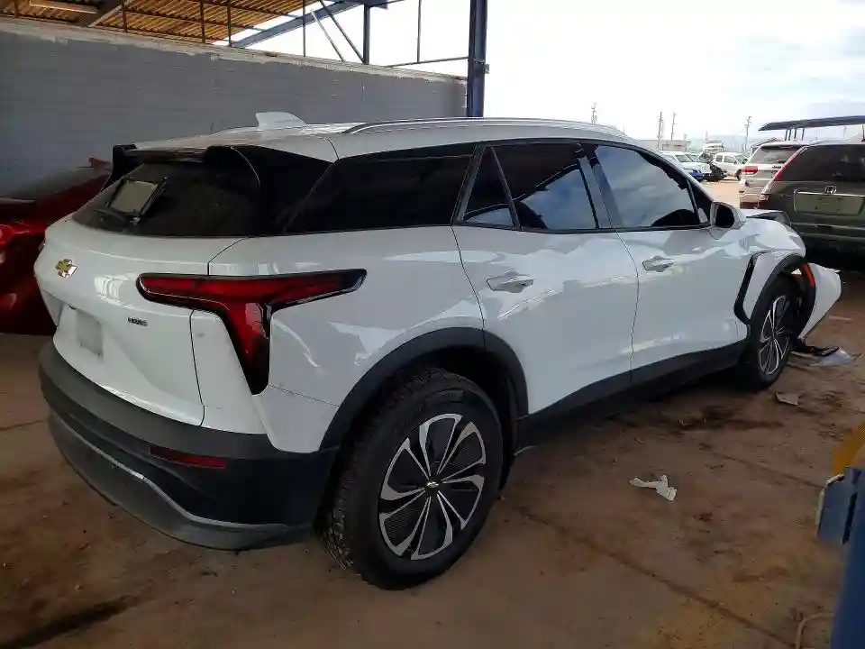 3GNKDBRJ9RS223493 2024 CHEVROLET BLAZER-2