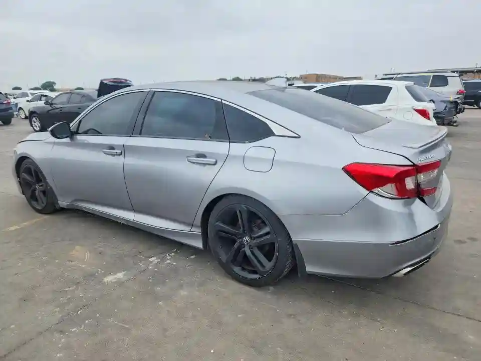 1HGCV1F38JA205746 2018 HONDA ACCORD-1