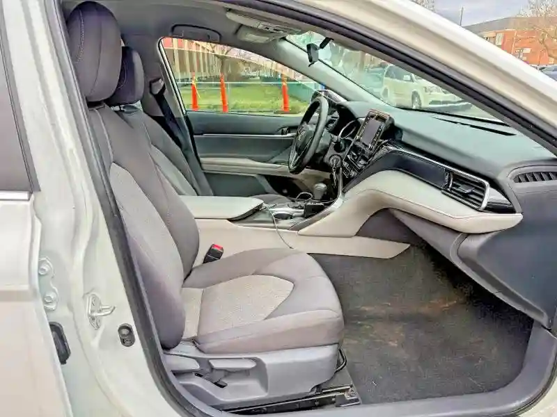4T1C11AK1MU598688 2021 TOYOTA CAMRY-4
