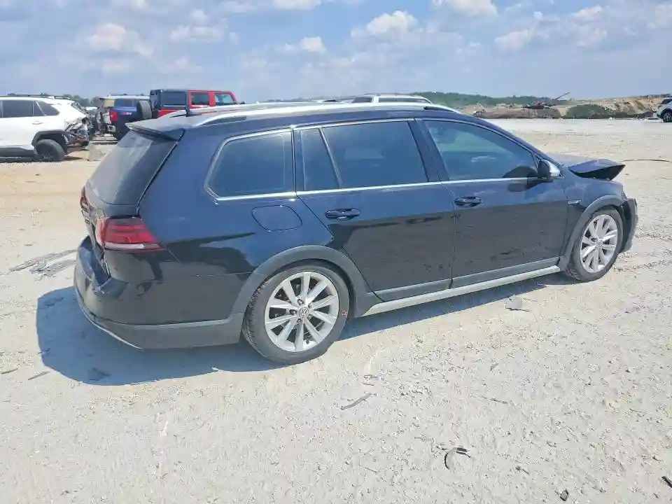 3VWH17AU4HM526745 2017 VOLKSWAGEN GOLF-2
