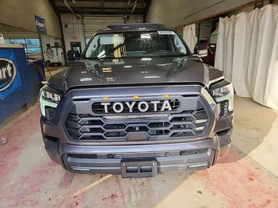 7SVAAABA1PX015207 2023 TOYOTA SEQUOIA-4