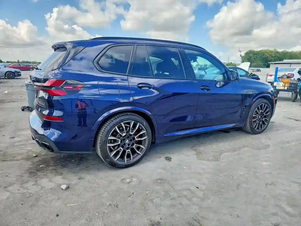 5UX33EU03R9T09335 2024 BMW X5-2
