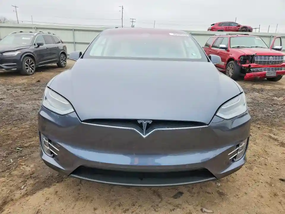 5YJXCBE25JF101694 2018 TESLA MODEL X-4