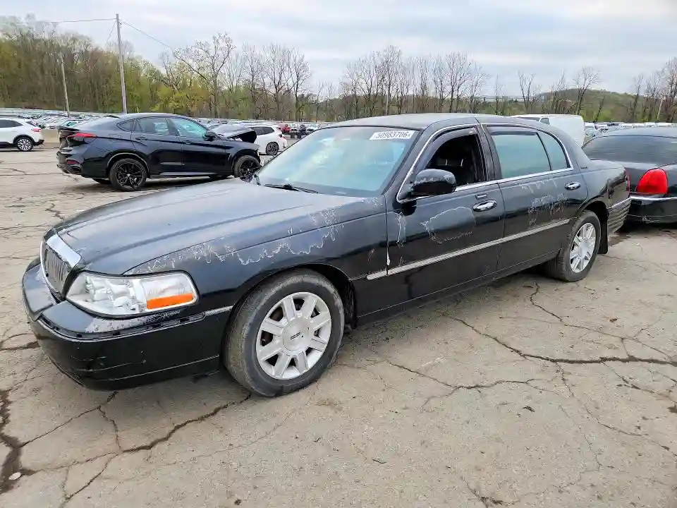 2LNBL8EV2BX765469 2011 LINCOLN TOWNCAR-0