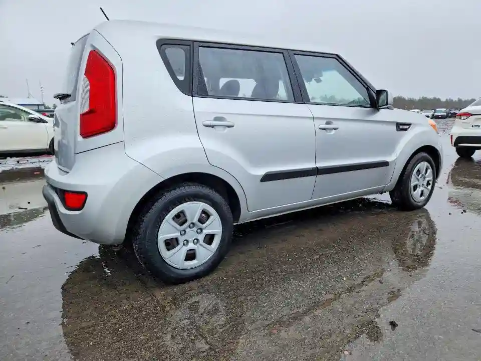 KNDJT2A50C7377991 2012 KIA SOUL-2