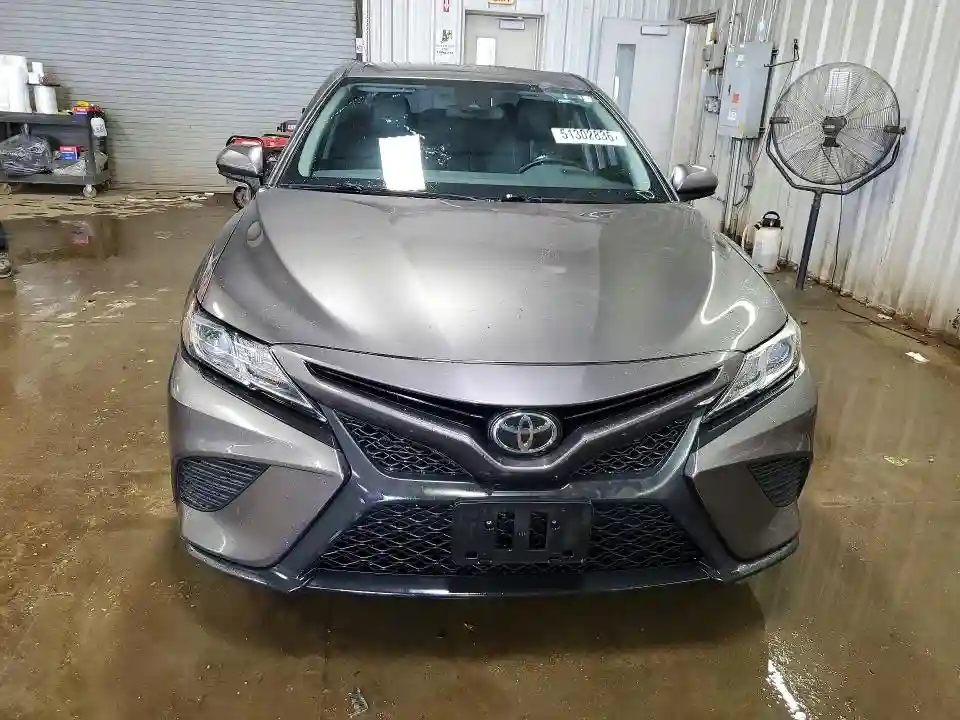 4T1B11HKXJU070919 2018 TOYOTA CAMRY-4
