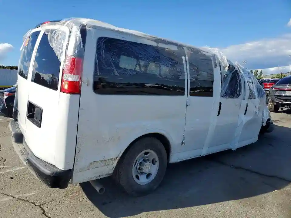 1GAWGEFP9S1263133 2025 CHEVROLET EXPRESS-2