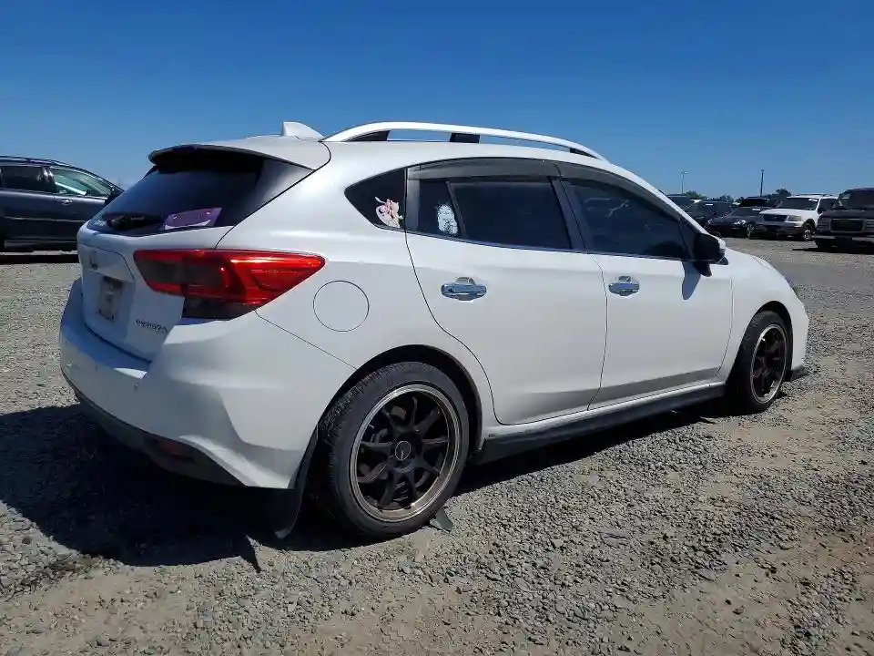 4S3GTAT65J3707395 2018 SUBARU IMPREZA-2