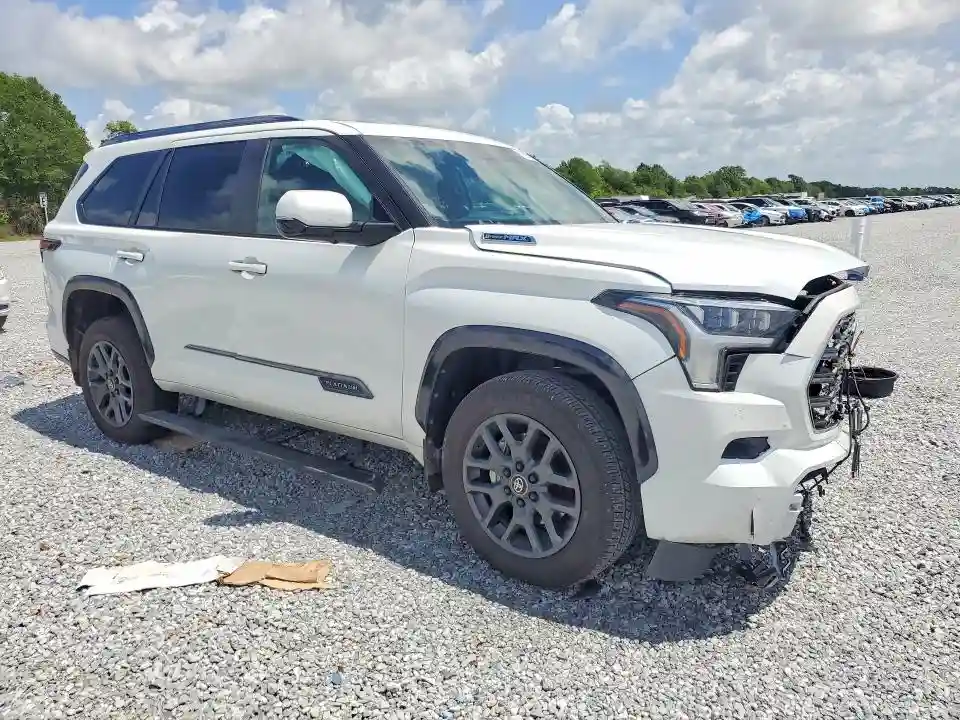 7SVAAABA3SX069178 2025 TOYOTA SEQUOIA-3