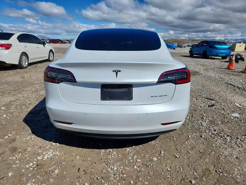 5YJ3E1EB1KF511168 2019 TESLA MODEL 3-5