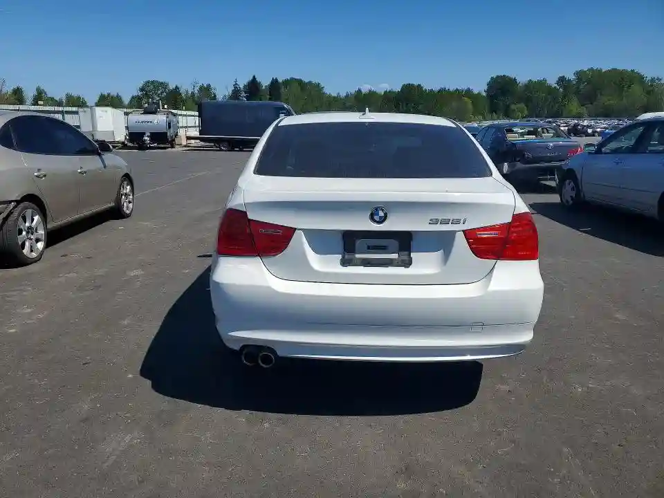 WBAPK7C53BF196702 2011 BMW 3 SERIES-5