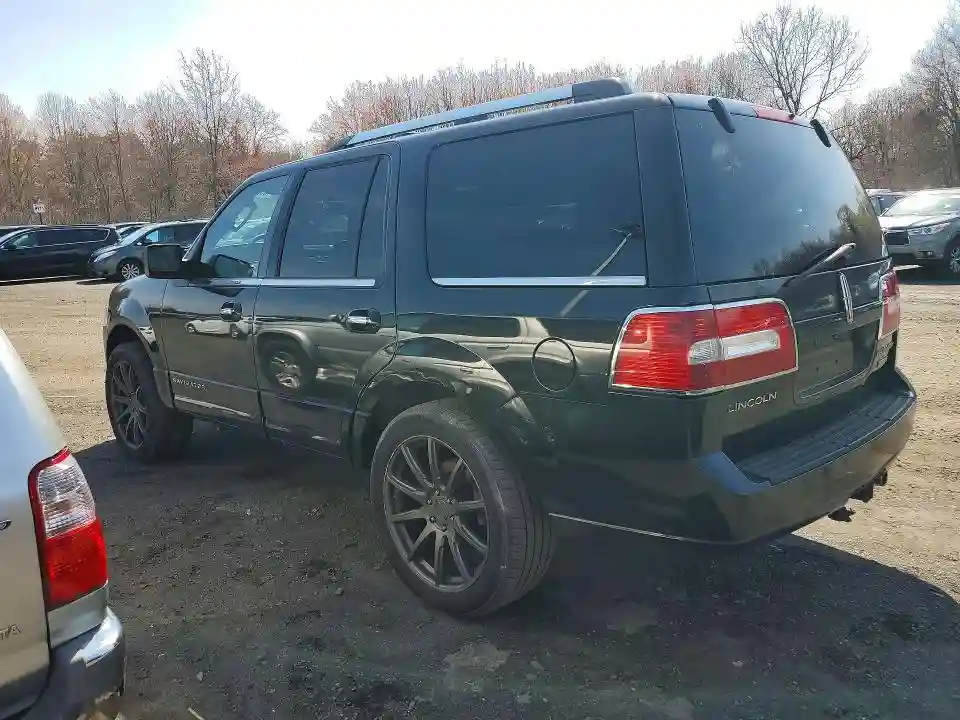 5LMJJ2J5XBEJ01892 2011 LINCOLN TOWNHOUSE NAVIGATOR-1