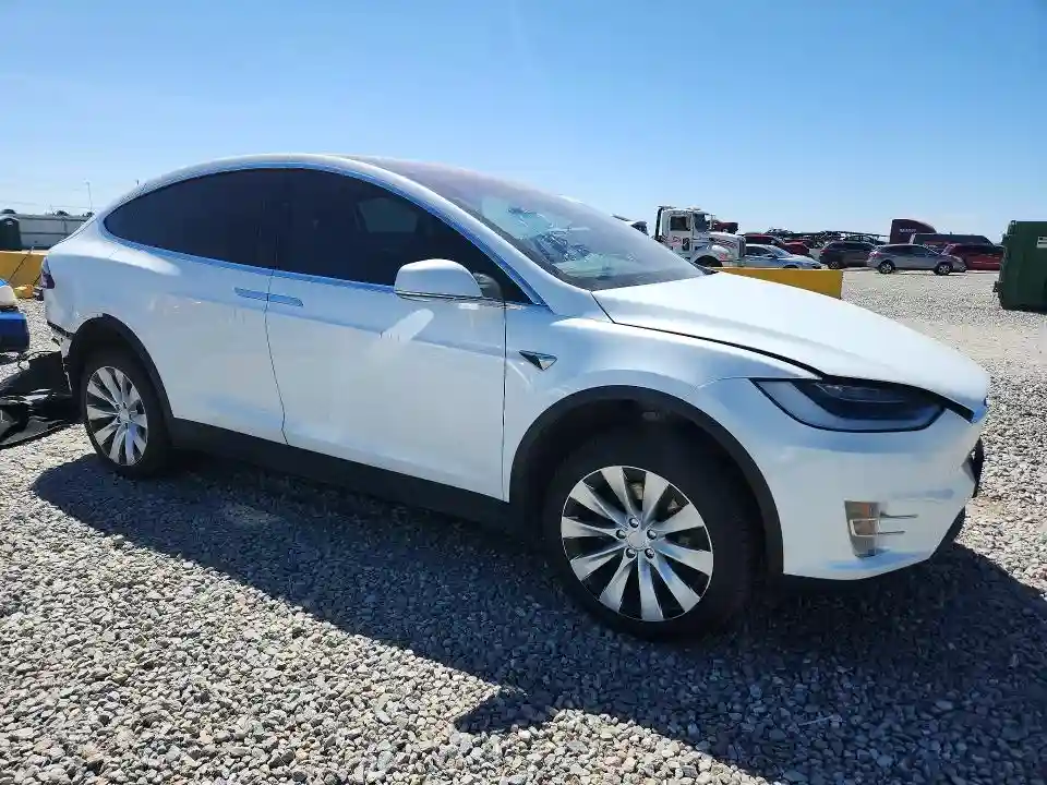 5YJXCAE21KF183015 2019 TESLA MODEL X-3