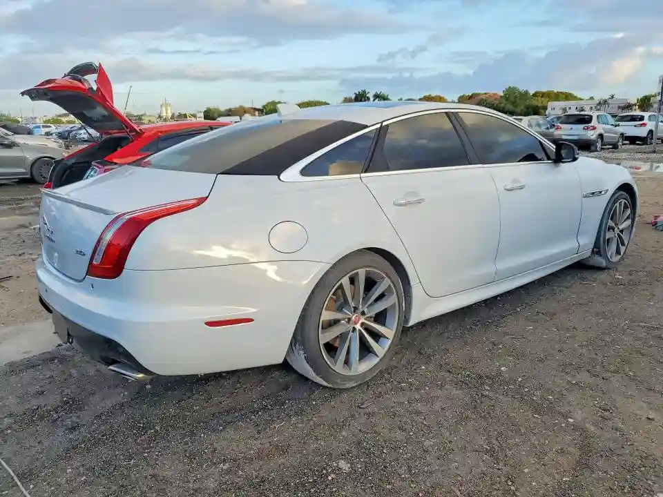 SAJWA1C74G8W01849 2016 JAGUAR XJ-2