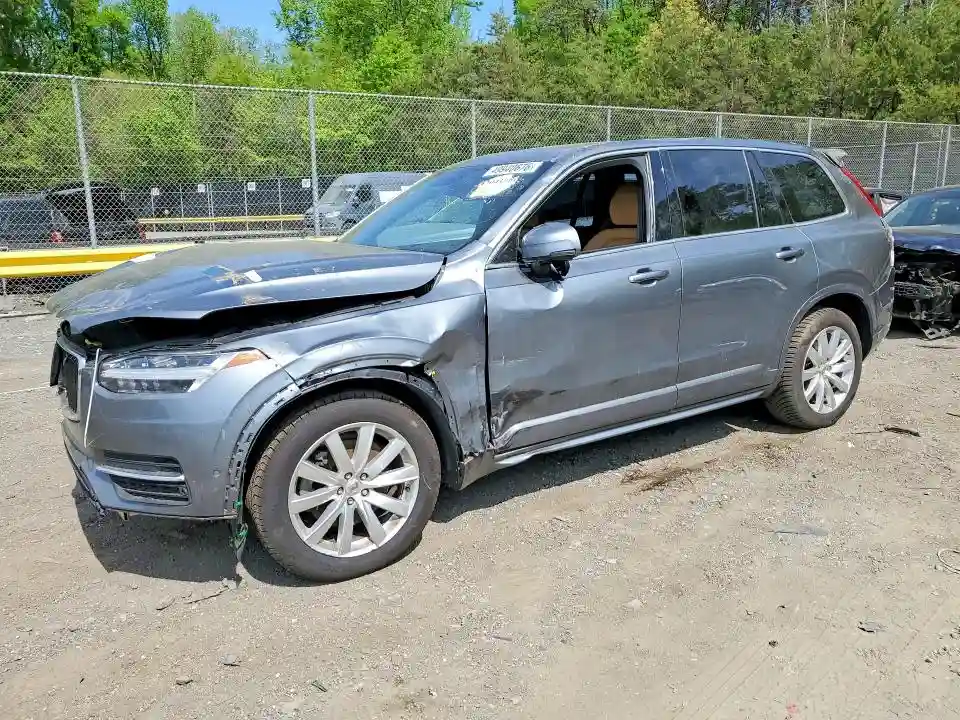 YV4A22PK0J1328187 2018 VOLVO XC90-0