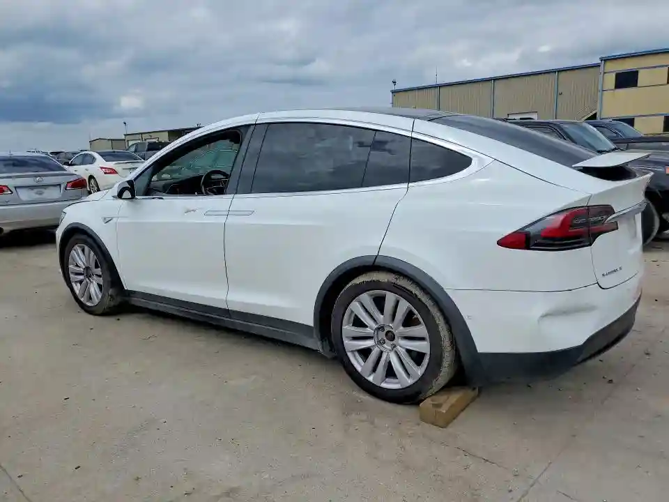 5YJXCBE24GF012790 2016 TESLA MODEL X-1