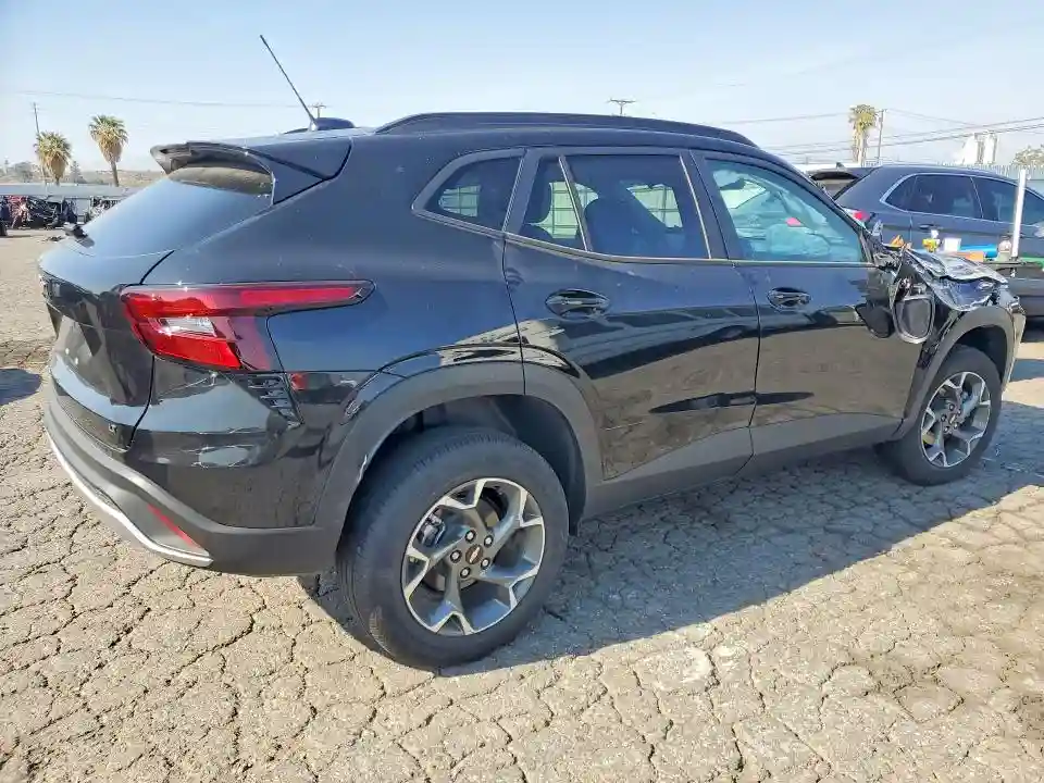 KL77LHEP9TC088931 2026 CHEVROLET TRAX-2