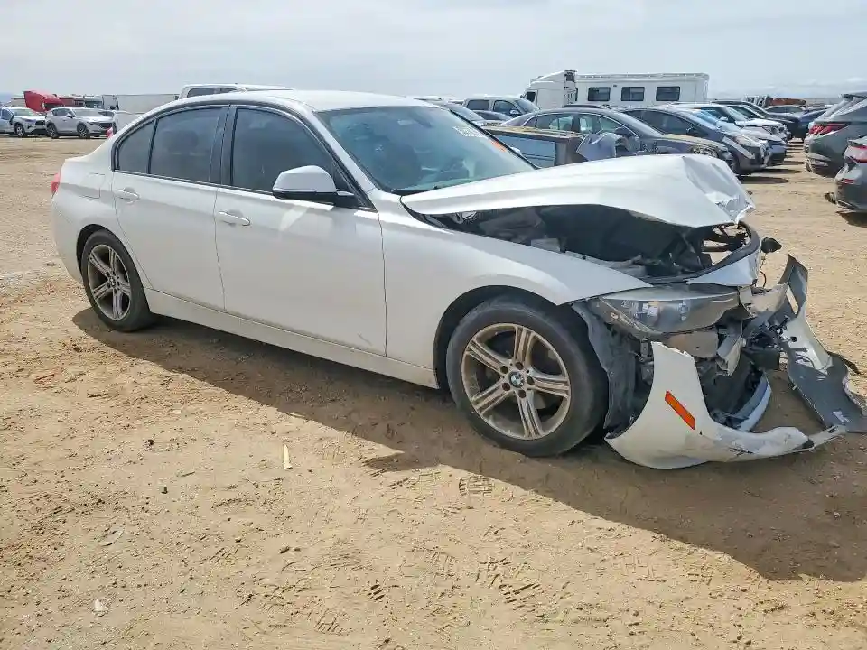 WBA3C1C59EK106943 2014 BMW 3 SERIES-3