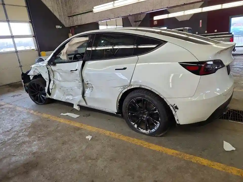 5YJYGDEE3LF017097 2020 TESLA MODEL Y-1