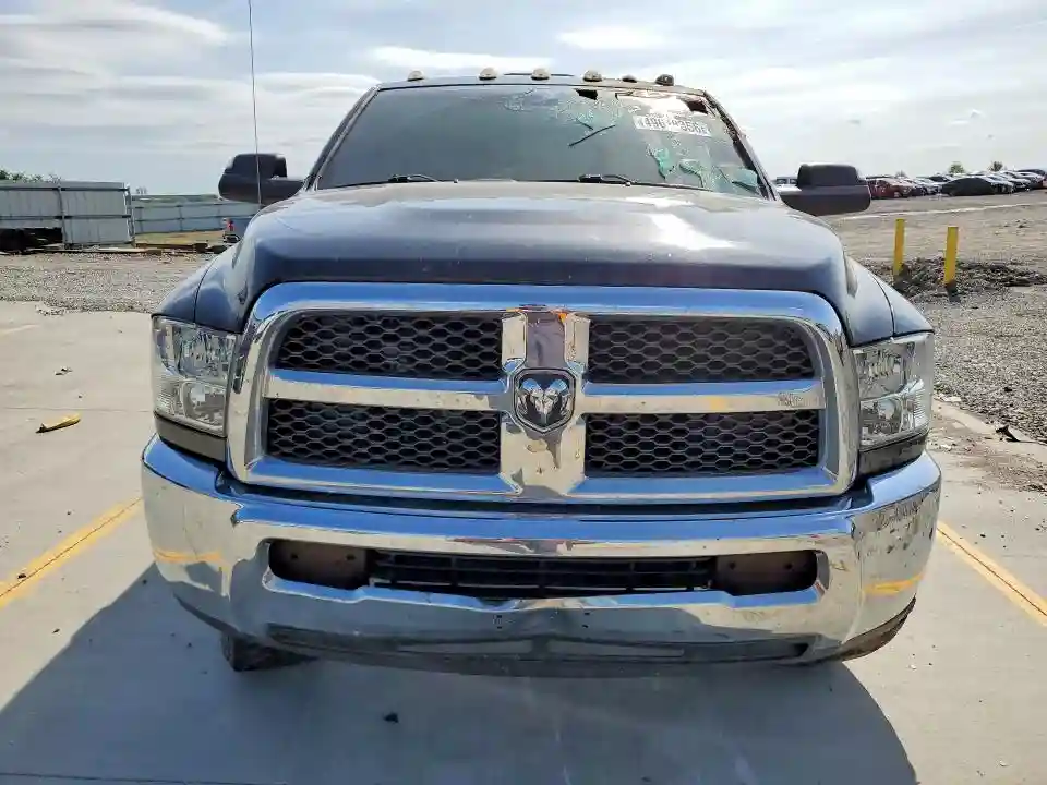 3C6TR5CT5JG306928 2018 RAM 2500-4