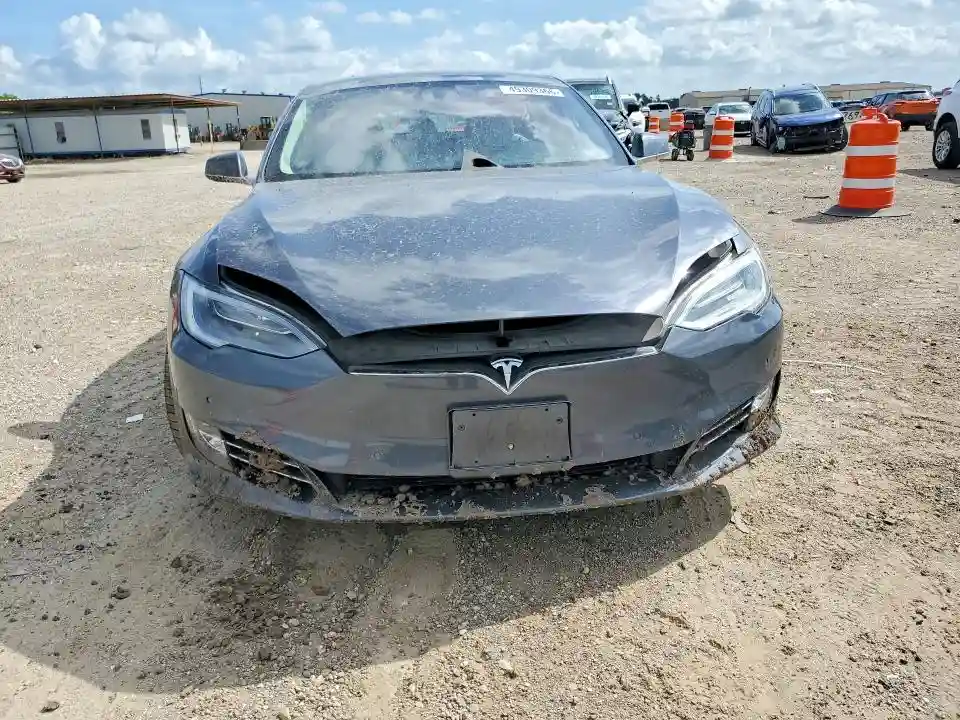 5YJSA1E24KF305589 2019 TESLA MODEL S-4