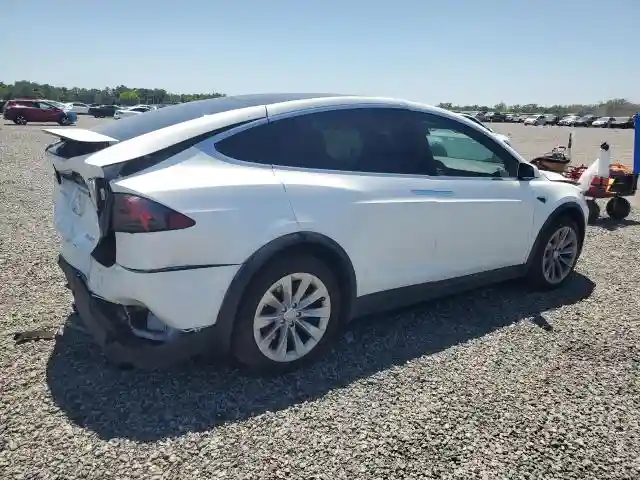 5YJXCAE47KF189516 2019 TESLA MODEL X-2