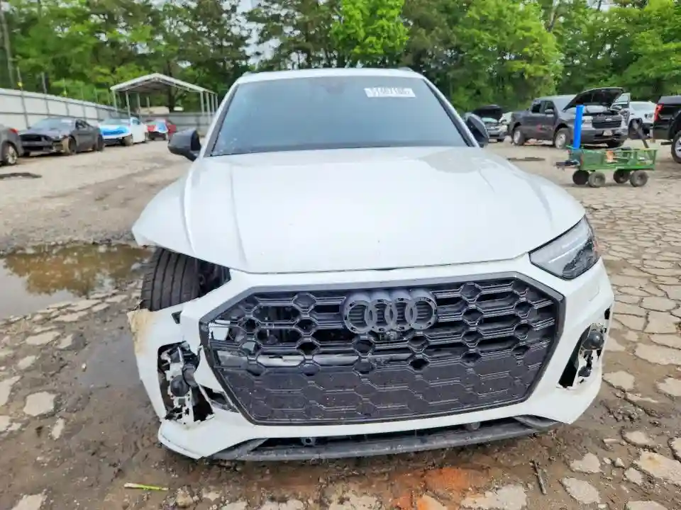 WA1C4AFY8P2009624 2023 AUDI SQ5-4