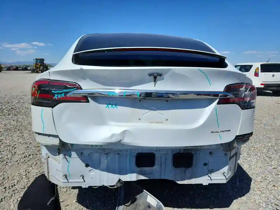 5YJXCAE21KF183015 2019 TESLA MODEL X-5