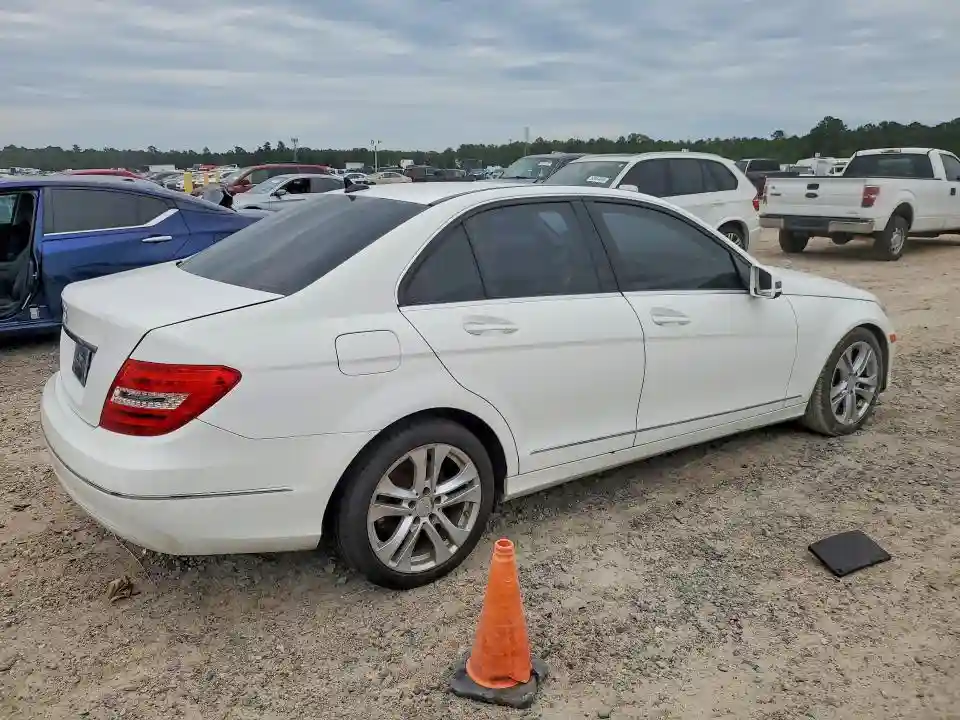 WDDGF4HB7DR252264 2013 MERCEDES-BENZ C-CLASS-2