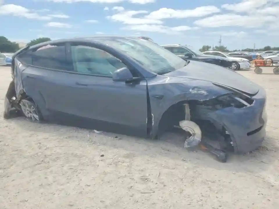 7SAYGDED6PF947527 2023 TESLA MODEL Y-3