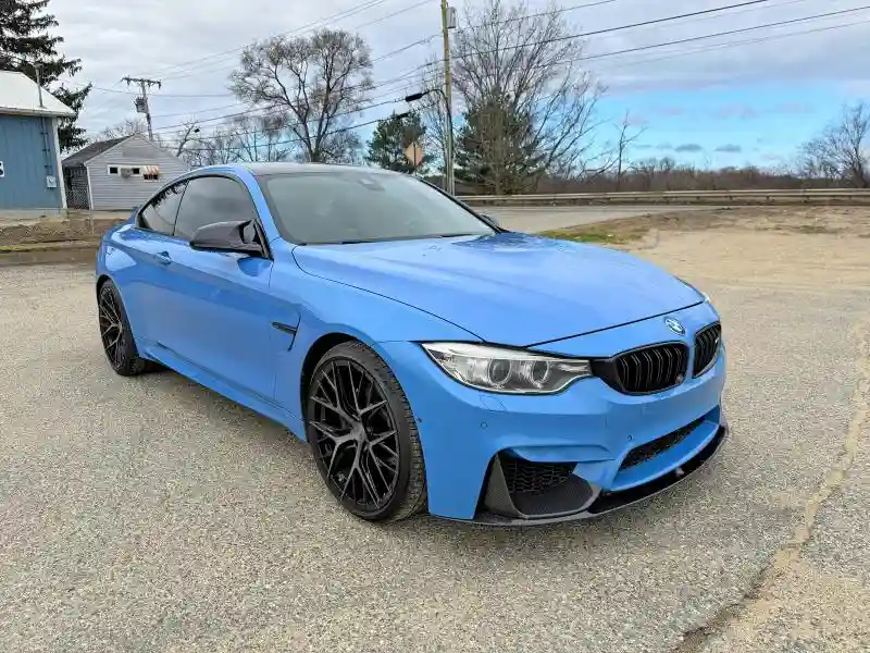 WBS3R9C58HK709203 2017 BMW M4-1