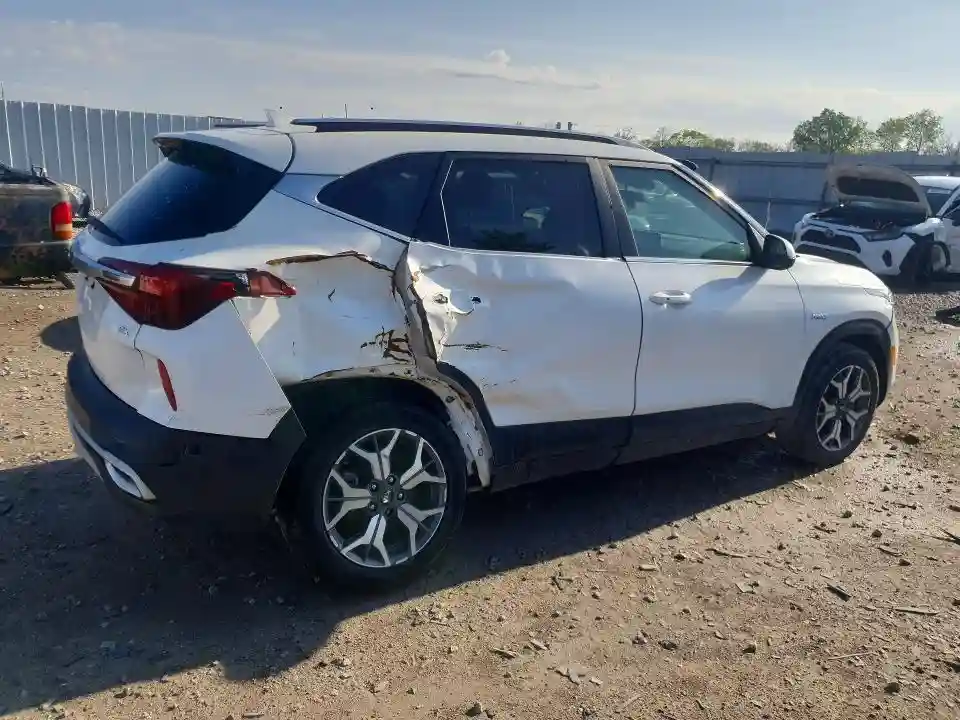 KNDERCAA8M7141433 2021 KIA SELTOS-2