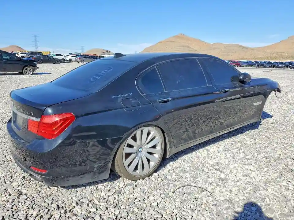 WBAKX8C53CC198440 2012 BMW 7 SERIES-2