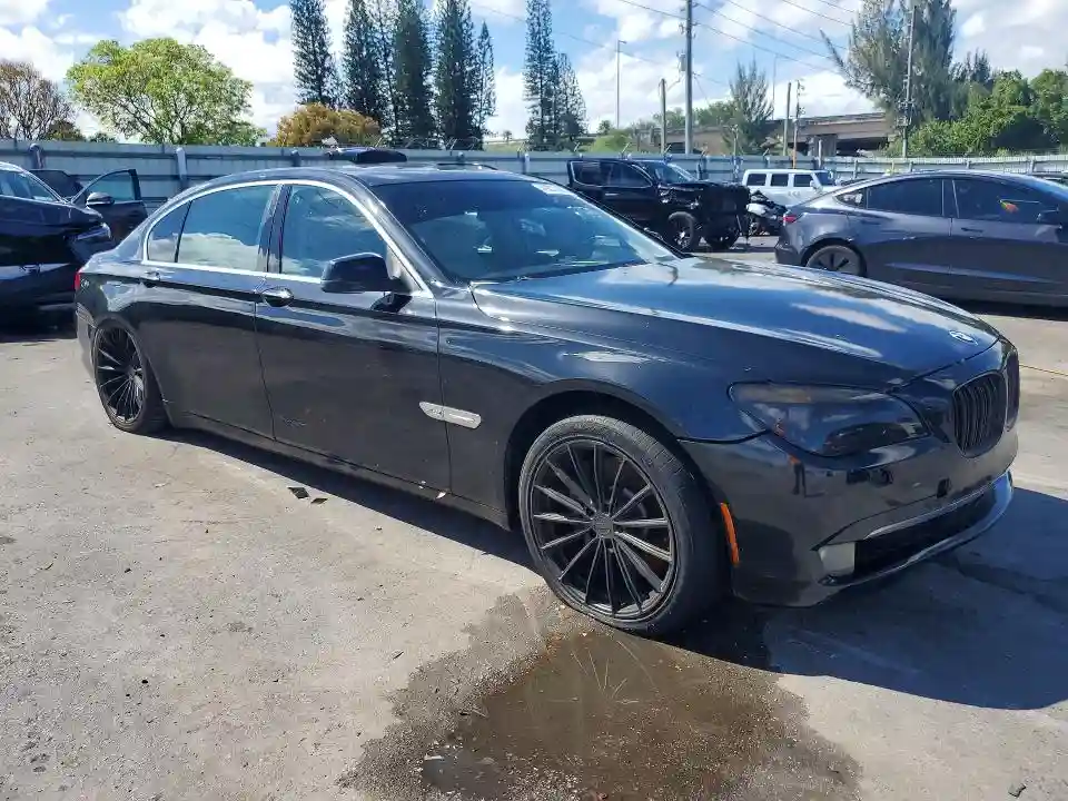 WBAKC8C57CC437645 2012 BMW 7 SERIES-3