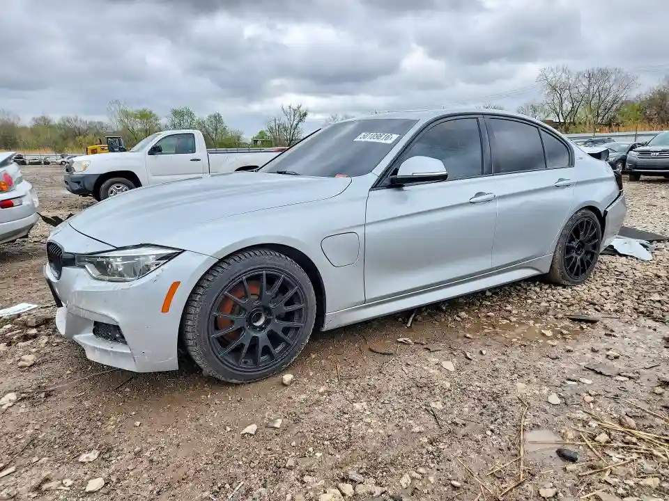 WBA8E1C51JA178039 2018 BMW 3 SERIES-0