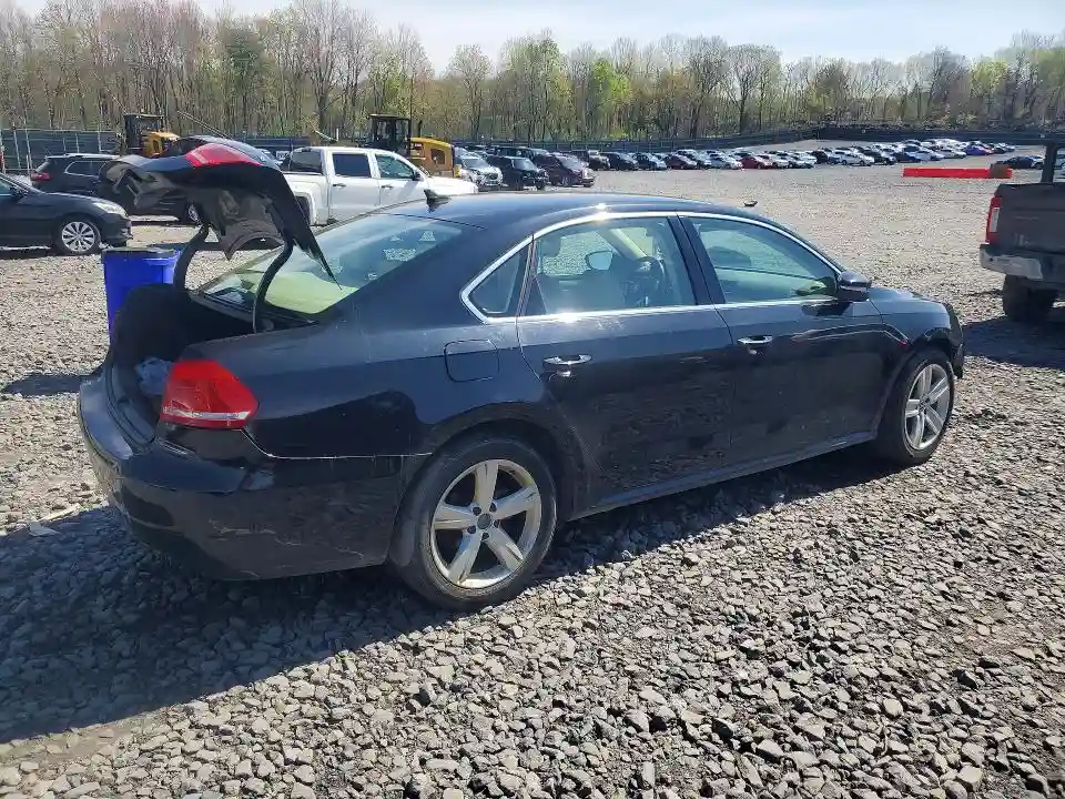 1VWBP7A31CC061489 2012 VOLKSWAGEN PASSAT-2