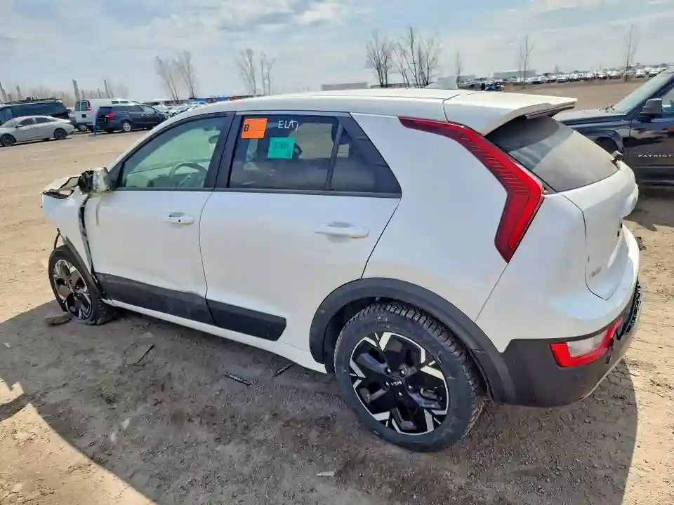 KNDCP3L11R5117505 2024 KIA NIRO-1