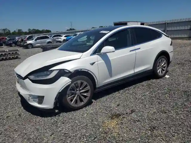 5YJXCAE47KF189516 2019 TESLA MODEL X-0