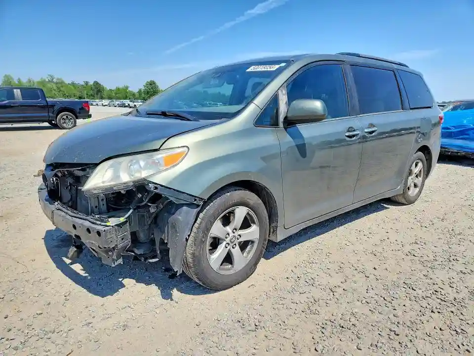 5TDKZ3DC0KS986151 2019 TOYOTA SIENNA-0