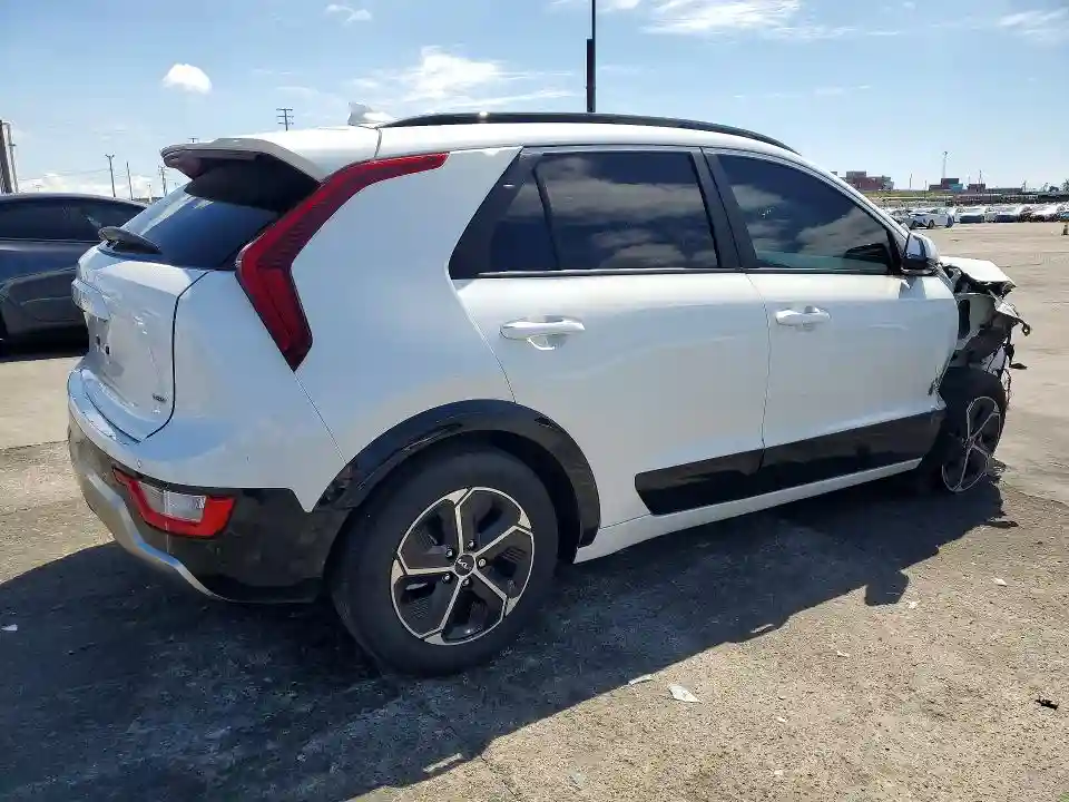 KNDCT3LE7S5263895 2025 KIA NIRO SX-2