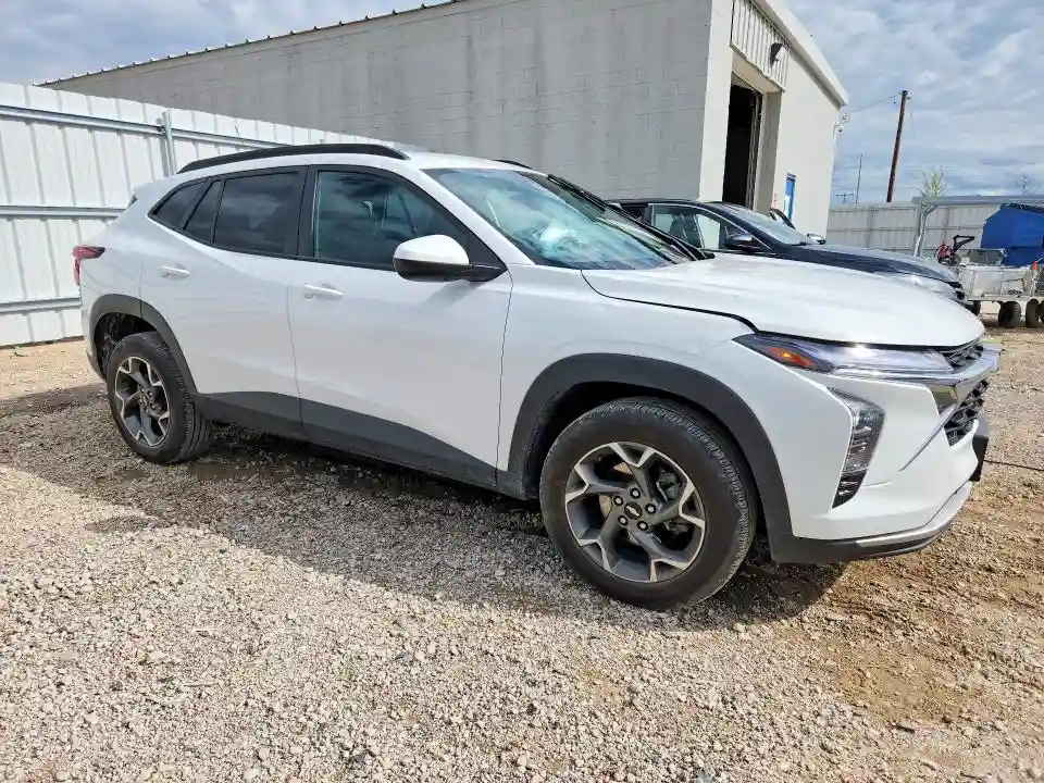 KL77LHEP3SC252091 2025 CHEVROLET TRAX-3