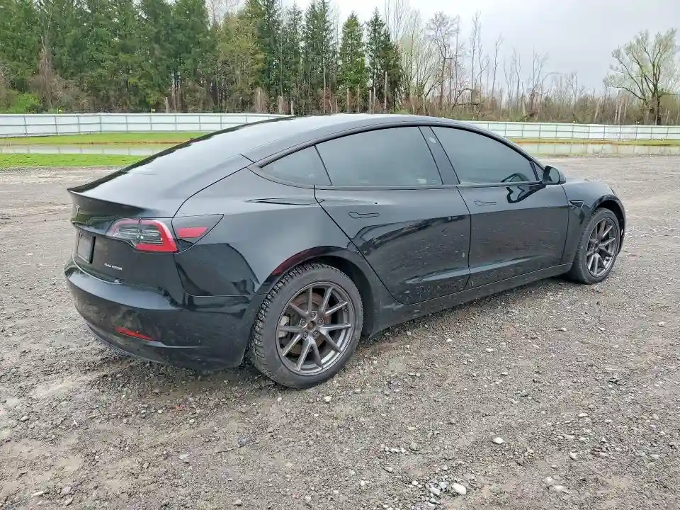 5YJ3E1EB1MF064246 2021 TESLA MODEL 3-4