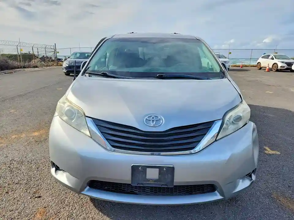5TDKK3DC4CS237245 2012 TOYOTA SIENNA-4