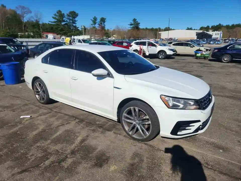 1VWAA7A31JC032312 2018 VOLKSWAGEN PASSAT-3