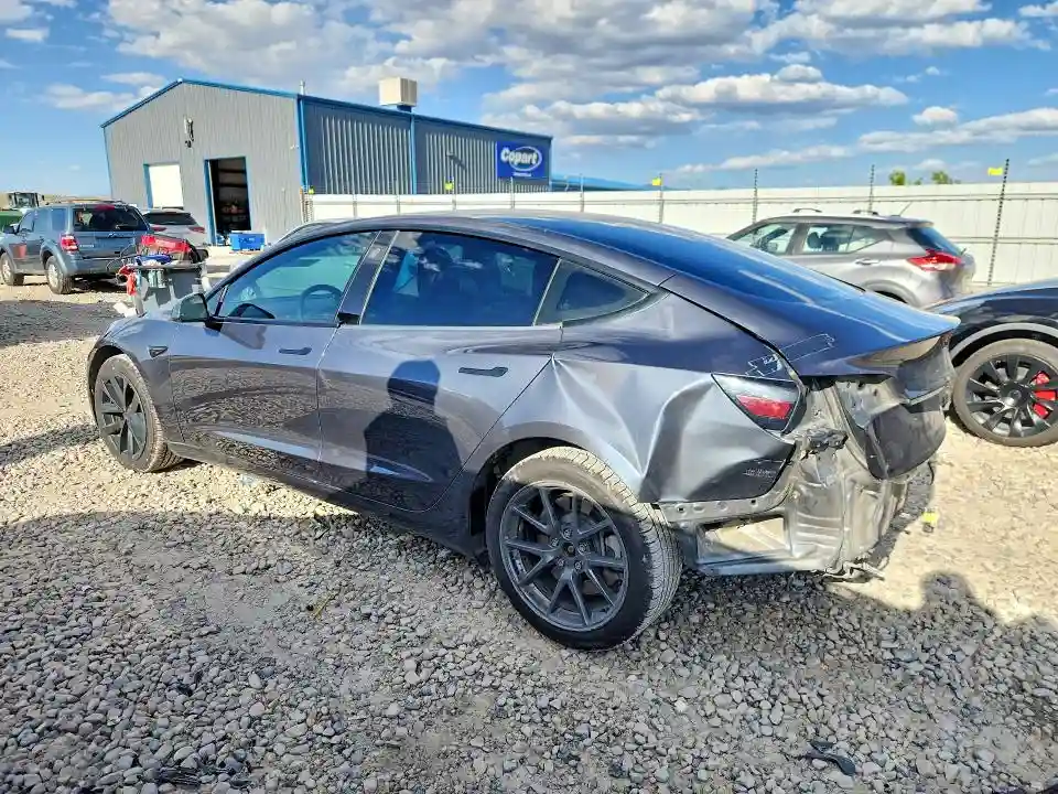 5YJ3E1EB6NF186425 2022 TESLA MODEL 3-1